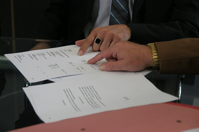 signing a lease agreement for house in Malibu, CA
